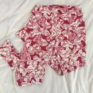 💕 Disney print LuLaRoe Leggings 💕
